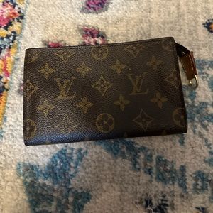 💖💖💖💖Louis Vuitton // small zippered pouch